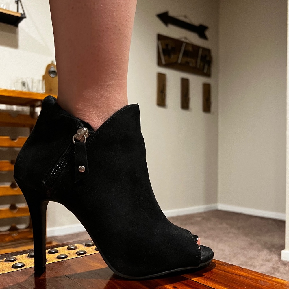 Open Booties - Picture 2 of 5